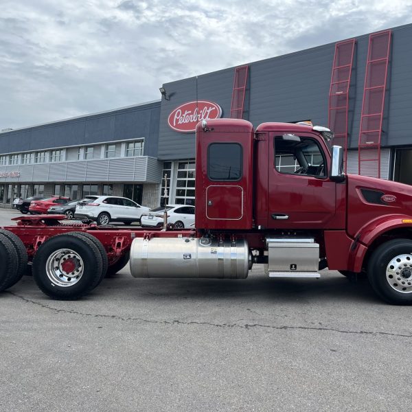 Peterbilt 567 automatique