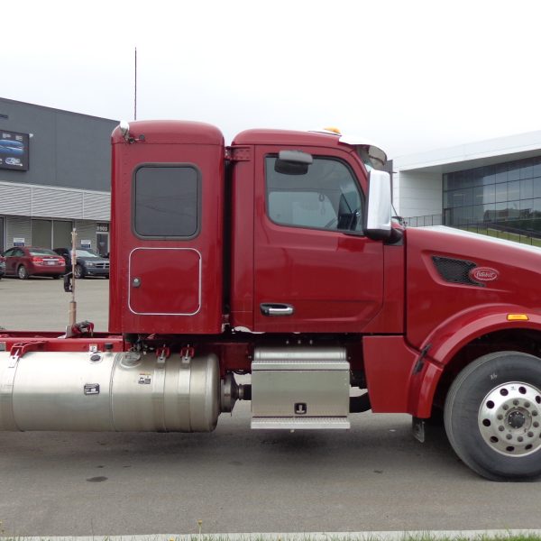 Peterbilt 567 automatic