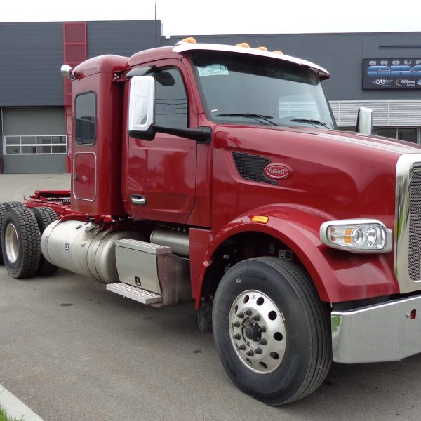 Peterbilt 567 automatic