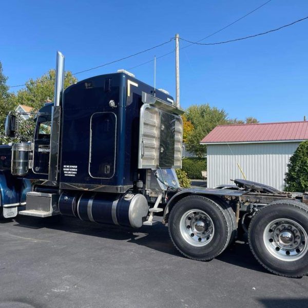 Peterbilt389-black-1