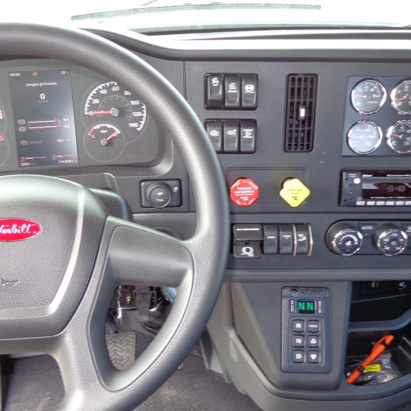 Peterbilt 548 camion pour plateforme