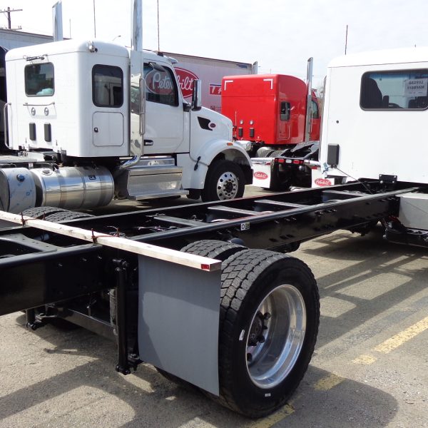 Peterbilt 548 camion pour plateforme