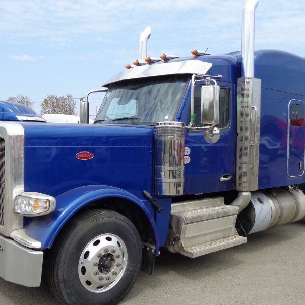 Peterbilt 589 bleu