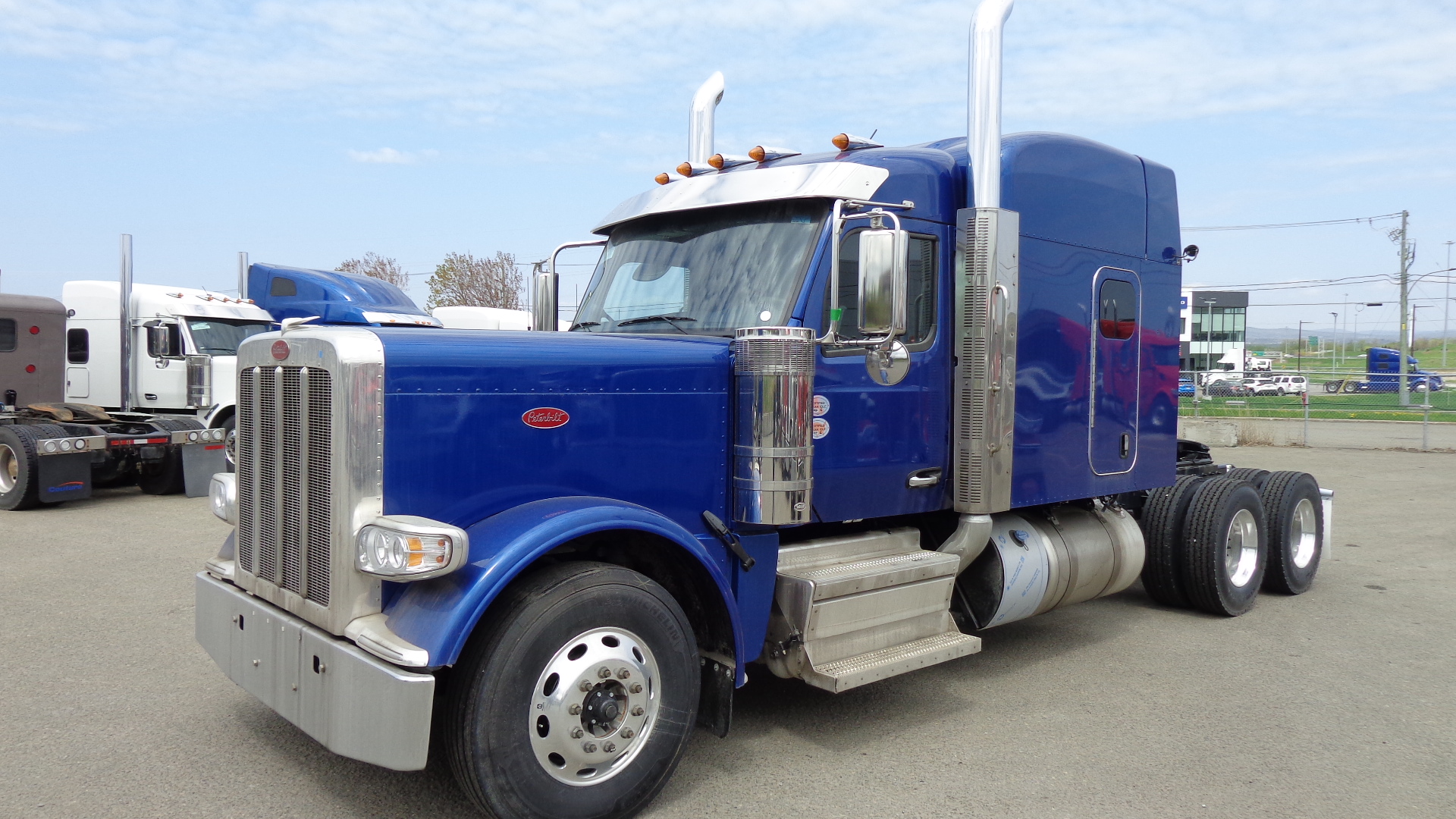 Peterbilt 589 bleu