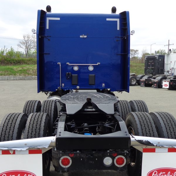Peterbilt 589 Bleu
