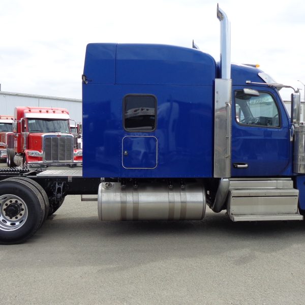 Peterbilt 589 Bleu