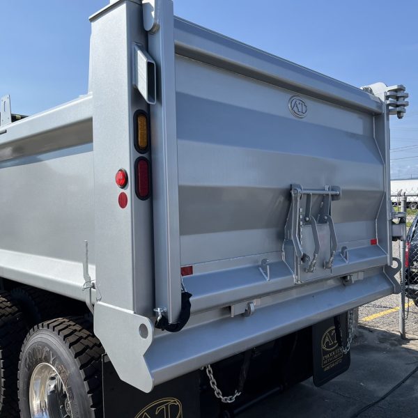 Peterbilt 567 camion pour benne 12 roues