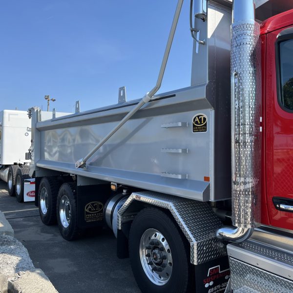 Peterbilt 567 camion pour benne 12 roues