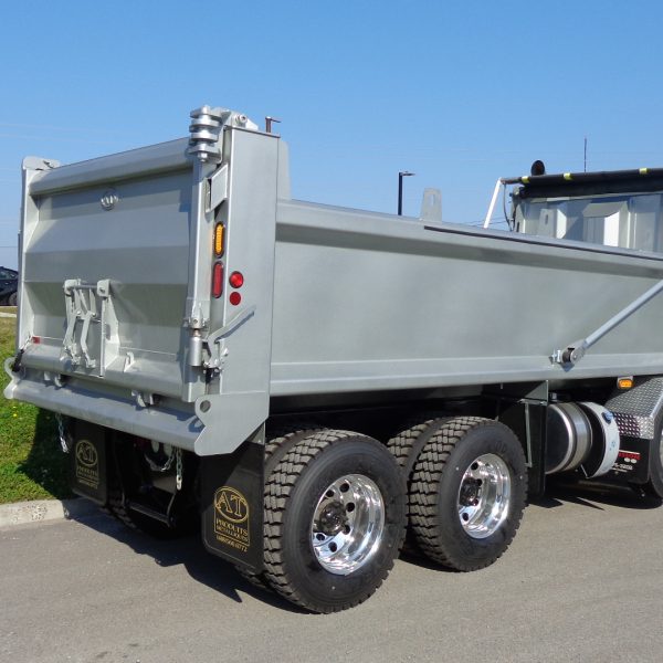 Peterbilt 567 camion pour benne 12 roues