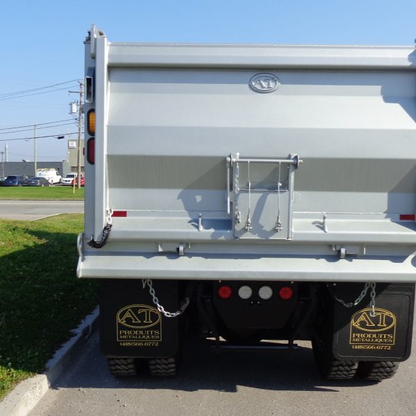 Peterbilt 567 camion pour benne 12 roues