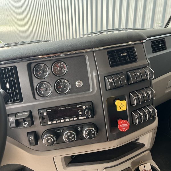 Peterbilt 567 camion pour benne 12 roues