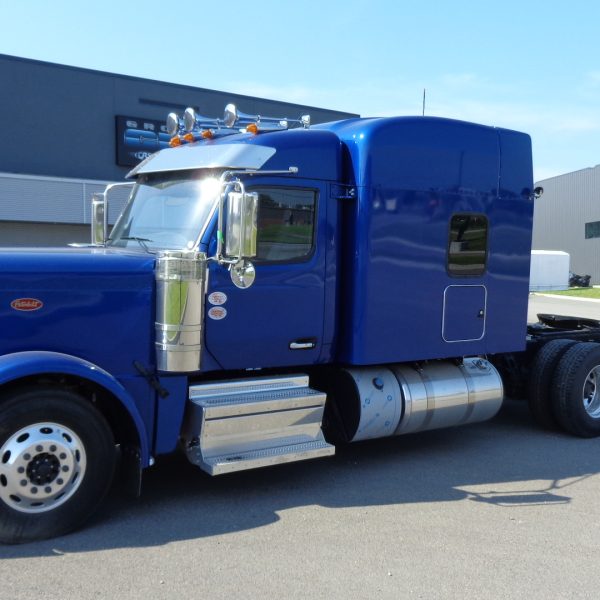 Peterbilt 589 2025