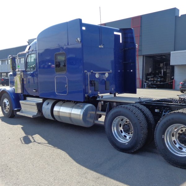 Peterbilt 589 2025