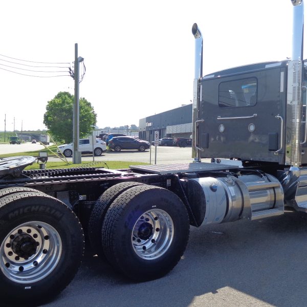 Peterbilt 589 Fardier 2025 truck