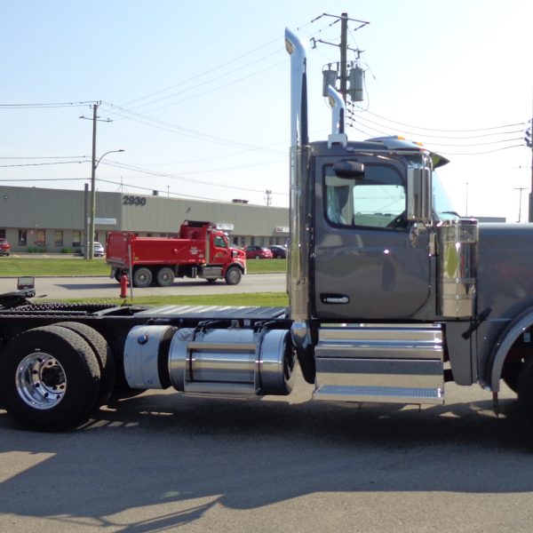 Peterbilt 589 Fardier 2025 truck