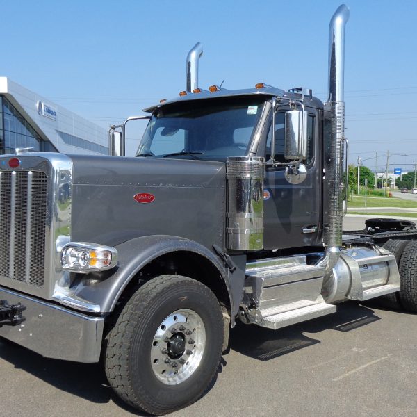 Peterbilt 589 Fardier 2025 truck