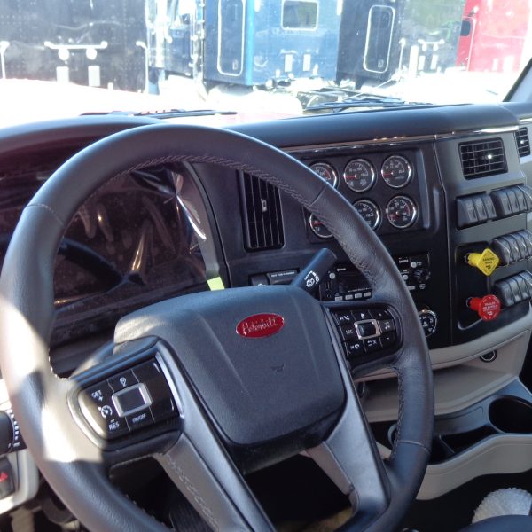 2025 Peterbilt 589