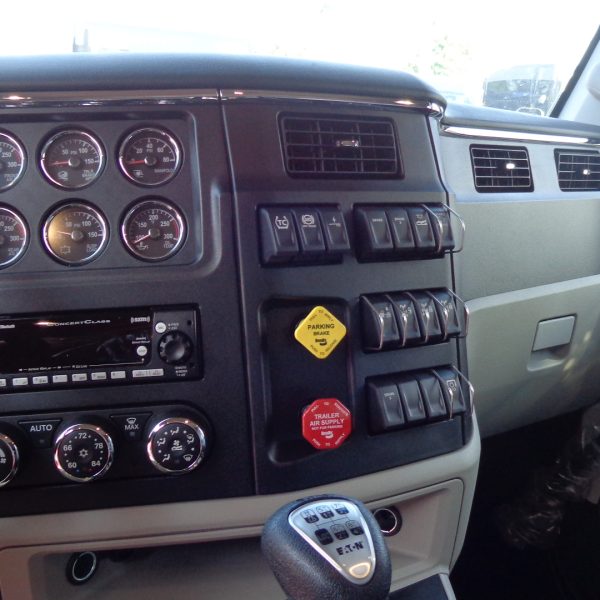 2025 Peterbilt 589