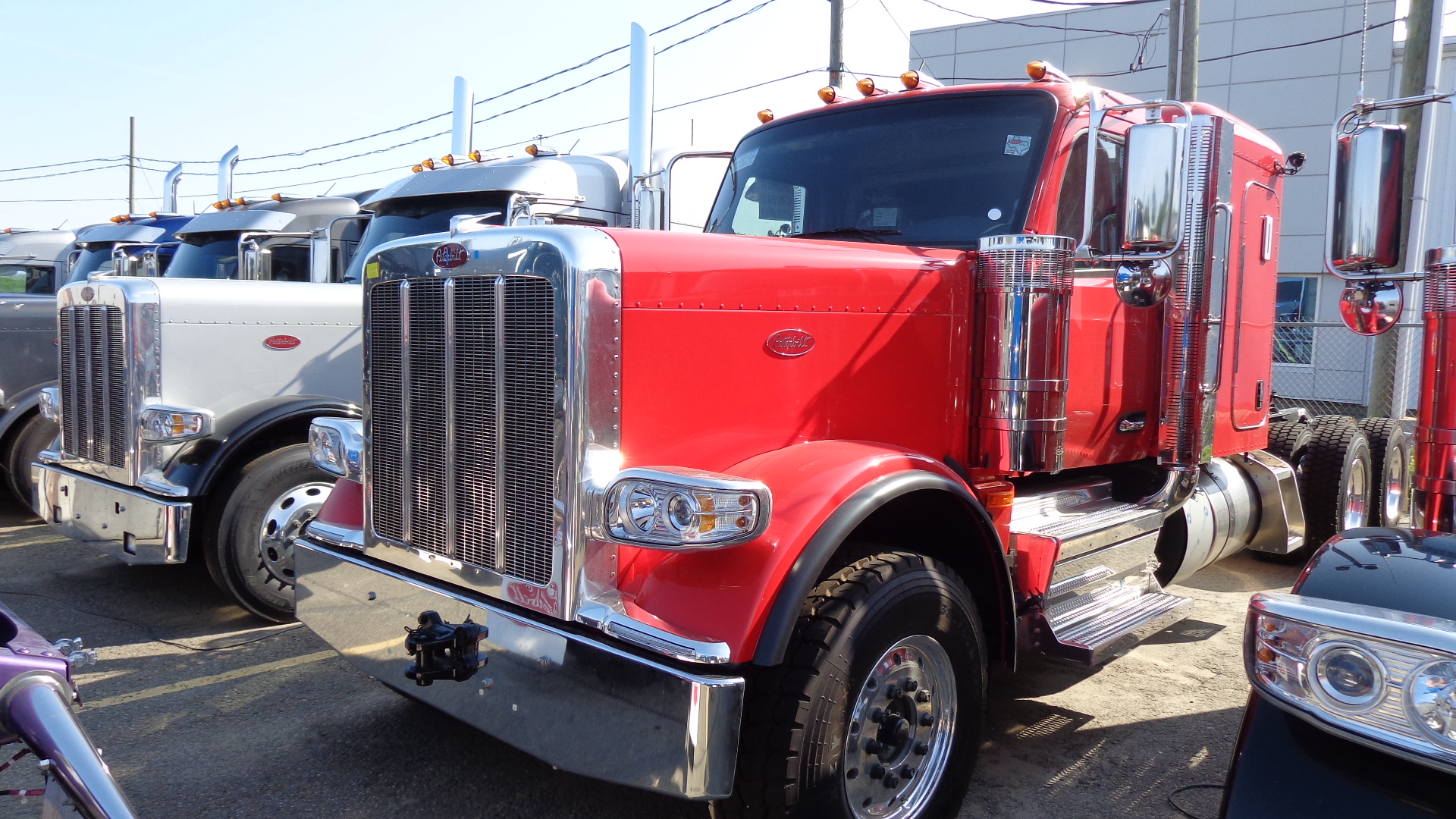 2025 Peterbilt 589 TransDiff