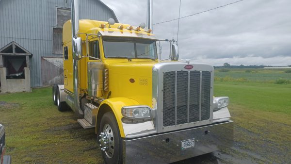 2021 PETERBILT 389
