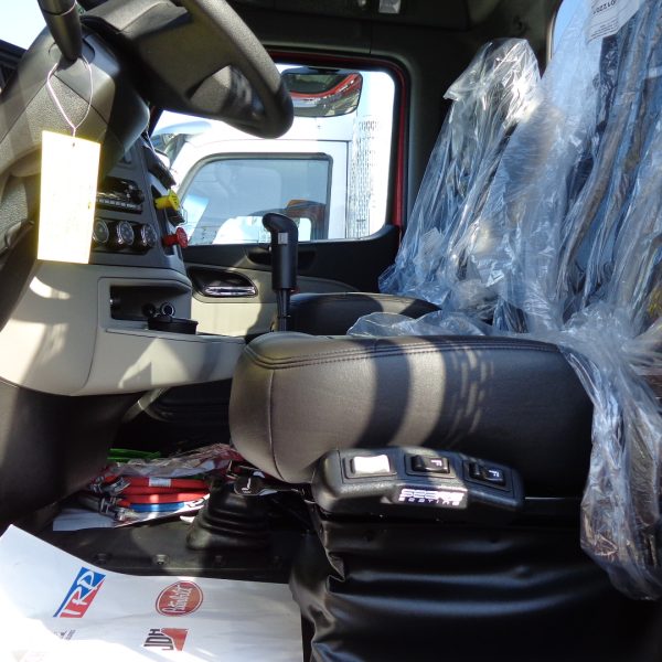 2025 Peterbilt 567