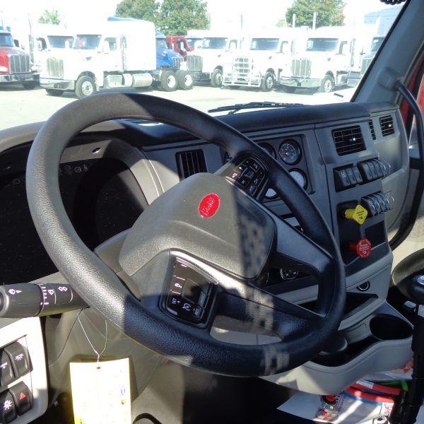 2025 Peterbilt 567
