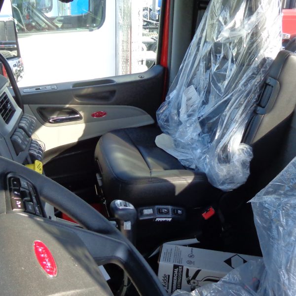 2025 Peterbilt 567