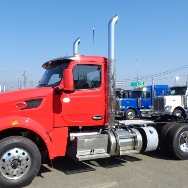 2025 Peterbilt 567