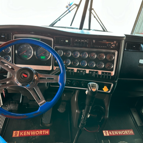 2019 Kenworth W900B