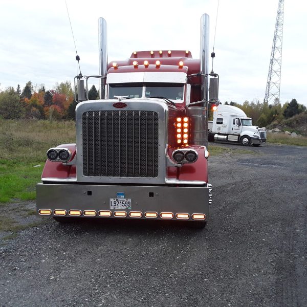 2022 Peterbilt 389 TRÈS TRÈS PROPRE
