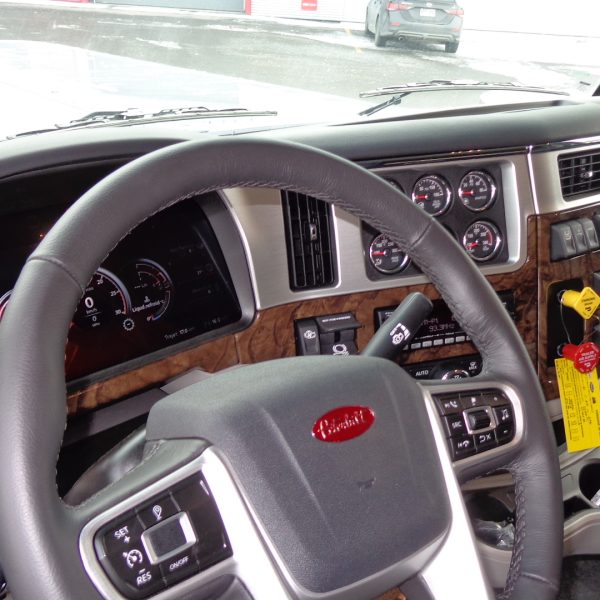 2025 Peterbilt 589
