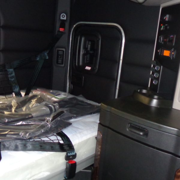 2025 Peterbilt 589