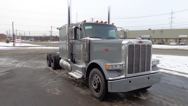 2025 Peterbilt 589