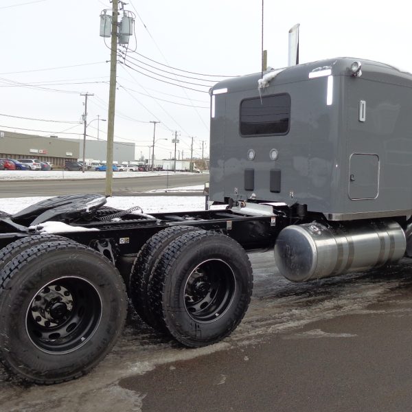 2025 Peterbilt 589