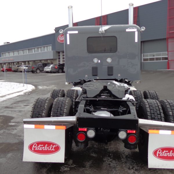 2025 Peterbilt 589