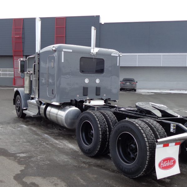 2025 Peterbilt 589