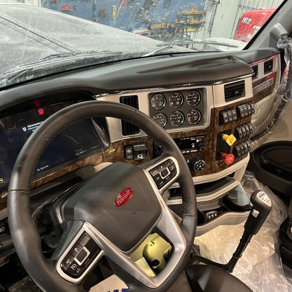 2025 Peterbilt 589 LÉGENDAIRE 46 000 LBS