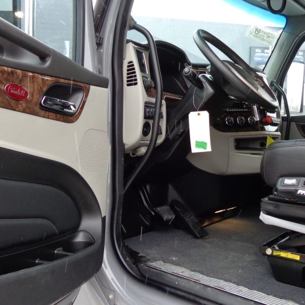 2025 Peterbilt 589 super 40, trans, automatique 18 vitesses