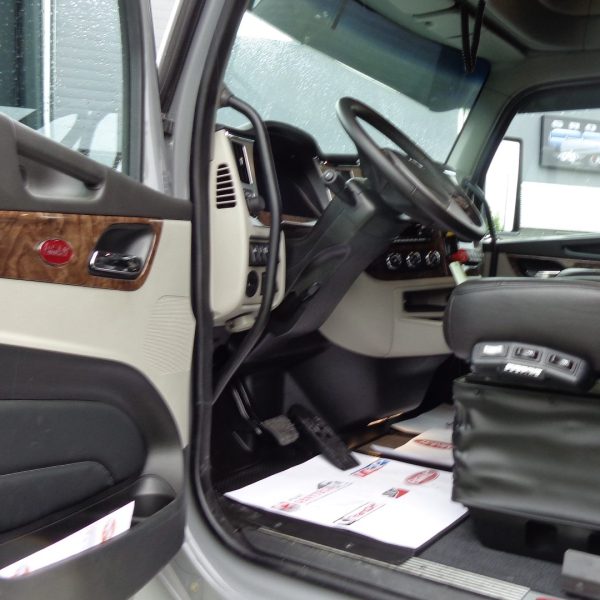 2025 Peterbilt 589 super 40, trans, automatique 18 vitesses