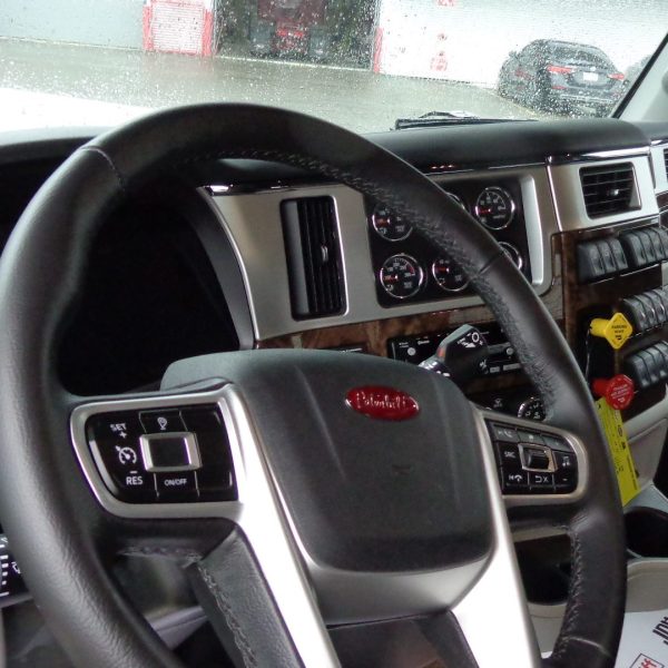 2025 Peterbilt 589 super 40, trans, automatique 18 vitesses