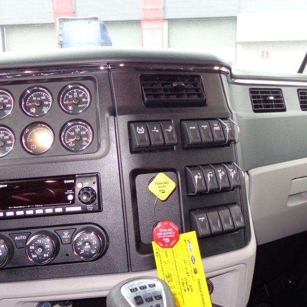 2025 Peterbilt 589