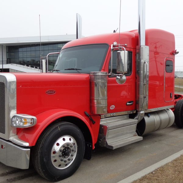 2025 Peterbilt 589