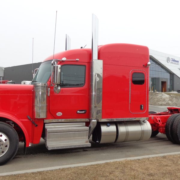 2025 Peterbilt 589
