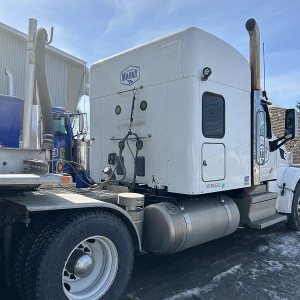 Peterbilt 567 2018 (capot 121")