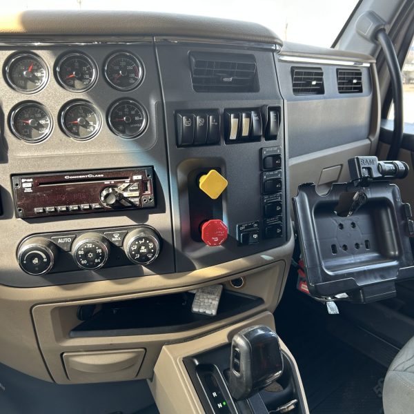 Peterbilt 567 2018 (capot 121")