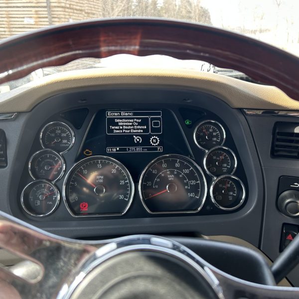 Peterbilt 567 2018 (capot 121")