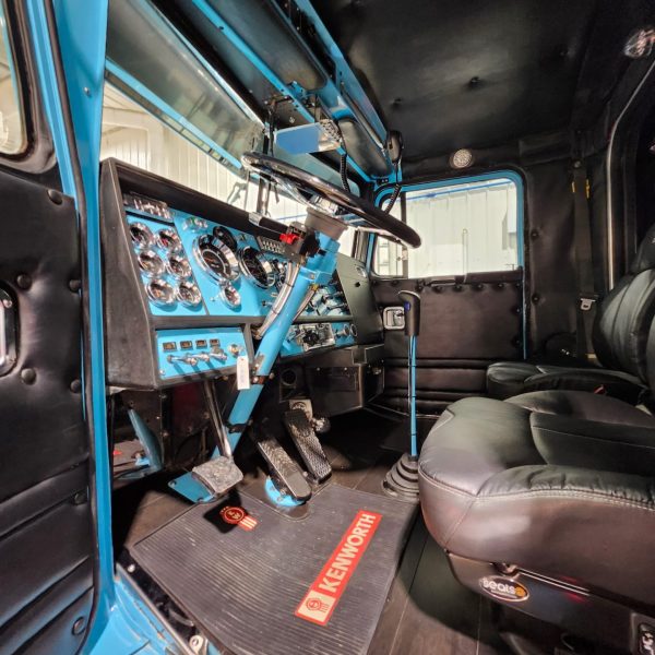 Kenworth W900_11