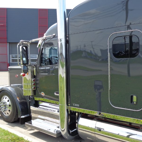 Peterbilt 589-10