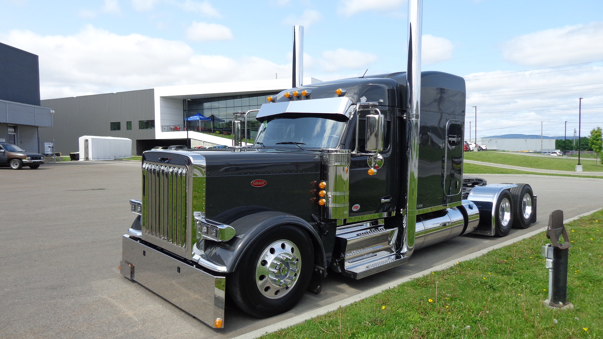 Peterbilt 589-11