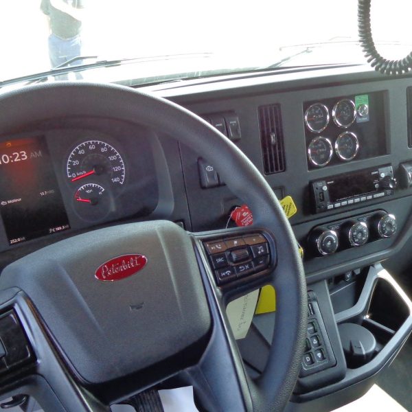 2026 Peterbilt 548 Truck